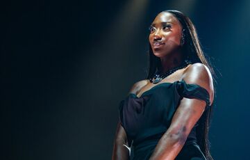 У Франції спалахнув расистський скандал навколо співачки, яка відкриватиме Олімпіаду