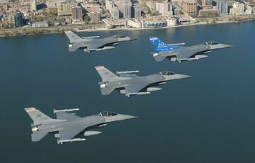 У Командуванні Повітряних сил повідомили, коли Україна може отримати винищувачі F-16