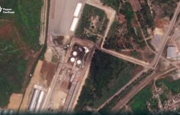 Пожар на нефтебазе в Азове тушили три дня - выгорела половина емкостей с топливом: спутниковые фото Пожар на нефтебазе в Азове тушили три дня - выгорела половина емкостей с топливом: спутниковые фото