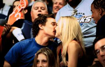 ”Постоянно шмыгал носом”: Кэйт Хадсон раскритиковала романтическую сцену с Мэттью Макконахи 