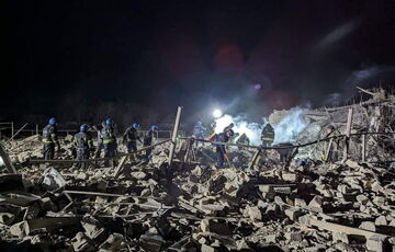 Росія завдала удару по Покровському району: загинули 11 людей, з них 5 дітей (фото) Росія завдала удару по Покровському району: загинули 11 людей, з них 5 дітей (фото)