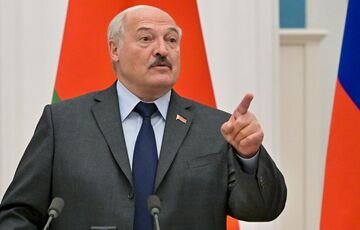 Лукашенко в срочном порядке приказал создать оперативное командование вблизи границы с Украиной Лукашенко в срочном порядке приказал создать оперативное командование вблизи границы с Украиной