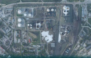 НПЗ у Феодосії: супутникові знімки показують, що два українські удари знищили 11 резервуарів НПЗ у Феодосії: супутникові знімки показують, що два українські удари знищили 11 резервуарів