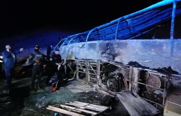 В Египте пассажиры заживо сгорели в автобусе - ВИДЕО В Египте пассажиры заживо сгорели в автобусе - ВИДЕО
