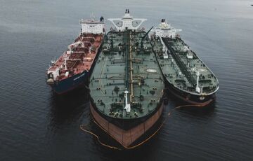 Великобританія об'єднала 44 країни для боротьби проти російського тіньового флоту