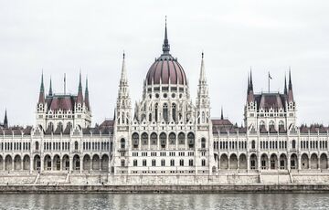 Венгрия заблокировала начало переговоров о вступлении Украины в ЕС