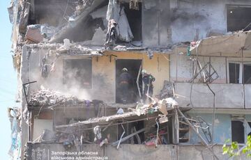 Двое пострадавших при обстреле Запорожья 22 апреля находятся в тяжелом состоянии