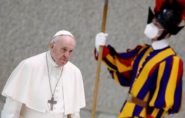 Папа Франциск на зустрічі з молодими росіянами назвав їх ”спадкоємцями великої країни”