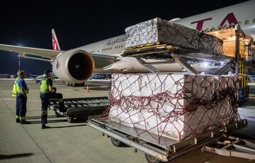 В Україну вперше привезли вакцину Moderna: кому вона дістанеться В Україну вперше привезли вакцину Moderna: кому вона дістанеться