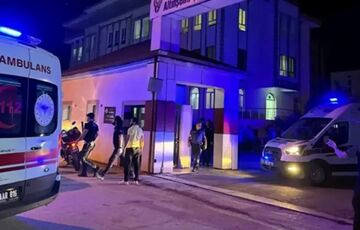 Полицейский в Турции расстрелял своих коллег в участке Полицейский в Турции расстрелял своих коллег в участке