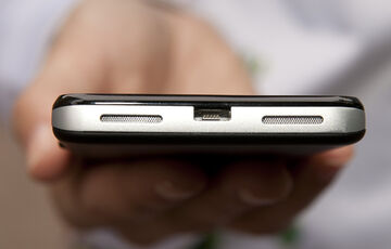 Чи варто брати кредит на мобільний телефон в Україні?