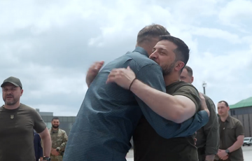 Командиры обороны ”Азовстали” возвращаются в Украину из Турции: видео