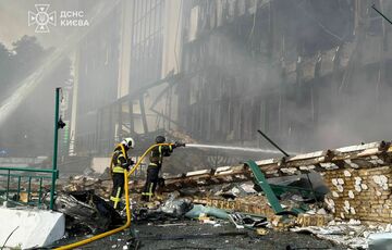 Требуется жесткое давление: Зеленский отреагировал на массированный удар по Украине