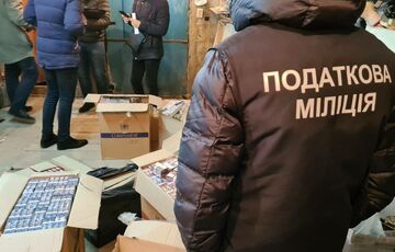 У Харкові накрили підпільний цех з виробництва горілки і сигарет