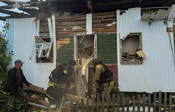 Російські військові скинули авіабомби на прикордоння Сумщини: є загибла