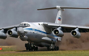 В разведке не исключают, что на борту Ил-76 могли быть как ракеты для С-300, так и люди