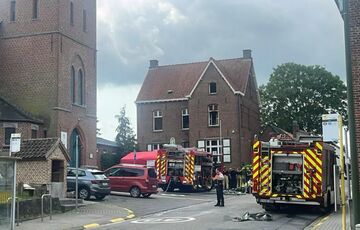 В Бельгии неизвестный убил ножом украинку и ее 6-летнюю дочь в их доме и поджег его 