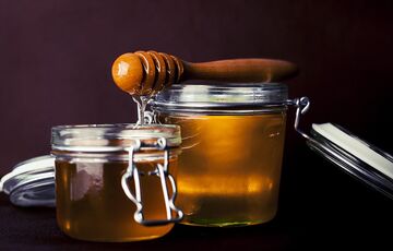 Їсти чи не їсти: користь і шкода меду для організму людини