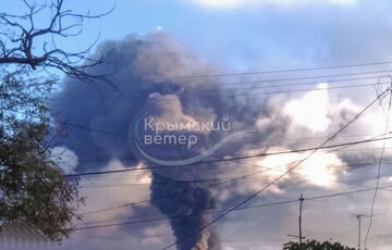 Нафтобаза у Феодосії горить четвертий день: окупанти попередили про погіршення якості питної води