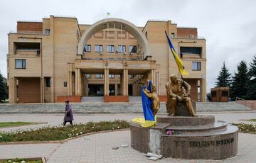 У звільненій Балаклії знайшли катівні окупантів У звільненій Балаклії знайшли катівні окупантів