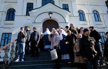 Скандал у Києво-Печерській Лаврі: представники УПЦ МП відмовилися пропускати комісію Мінкульту Скандал у Києво-Печерській Лаврі: представники УПЦ МП відмовилися пропускати комісію Мінкульту