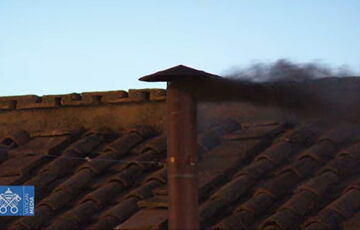 В Ватикане состоялось первое голосование за нового Папу