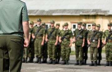 В британской разведке пояснили, может ли Россия увеличить численность своей армии 