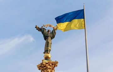 У Києві близько 10 уламків ракет та дронів пошкодили автомобілі