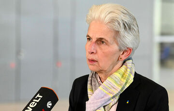 У Бундестазі заявили, що дії Меркель уможливили вторгнення в Україну У Бундестазі заявили, що дії Меркель уможливили вторгнення в Україну