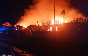 В Прилуках российский дрон попал в дом начальника пожарной части: погибли жена, дочь и внук