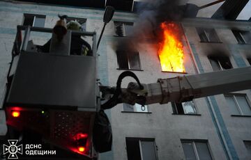 Спасатели показали последствия атаки дронов на Одесскую область