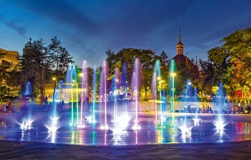 Окупанти розпочали ”реконструкцію” фонтану в розгромленому Маріуполі