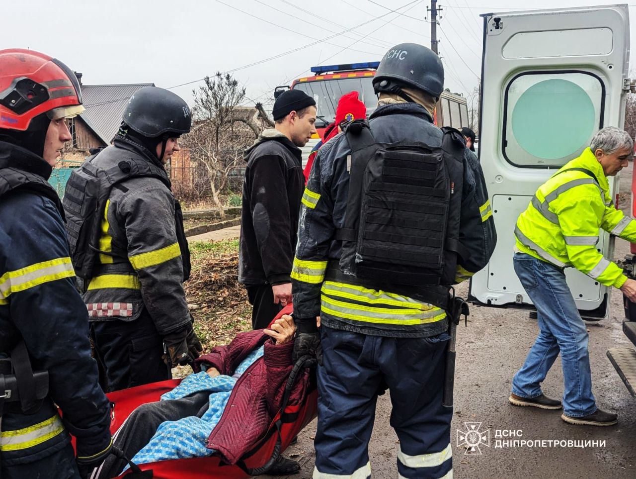 Рятувальники показали нові кадри після обстрілу Кривого Рогу — фото 2