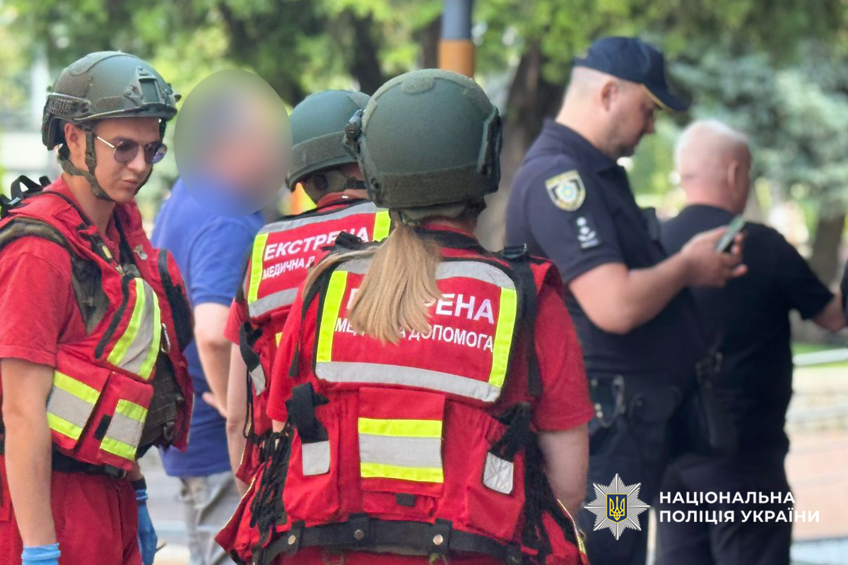 Полиция задержала мужчину, который устроил стрельбу в McDonald's: он ранил сам себя — фото 3