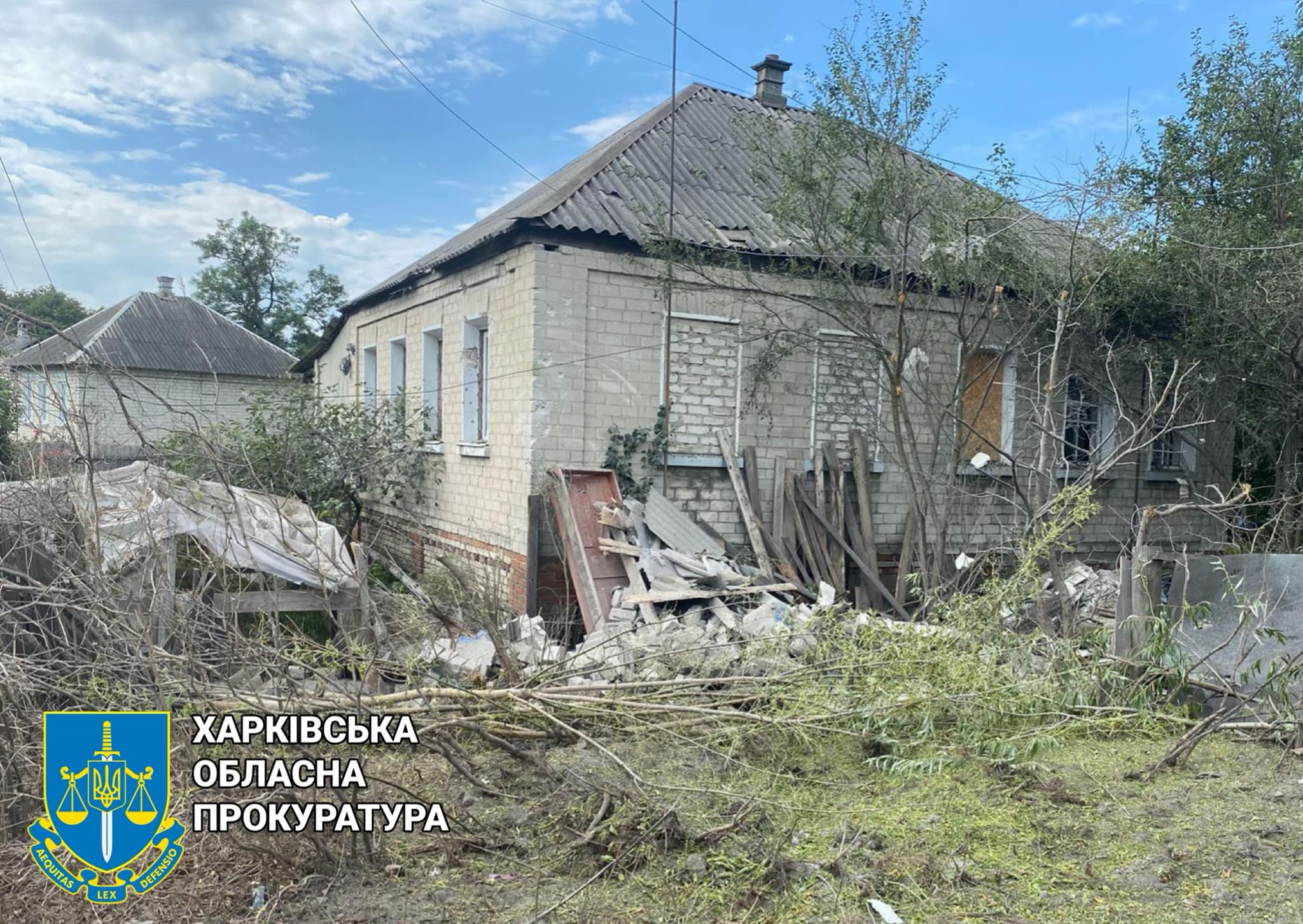 Окупанти обстріляли харчове підприємство у Куп'янську: є загиблий (фото) — фото