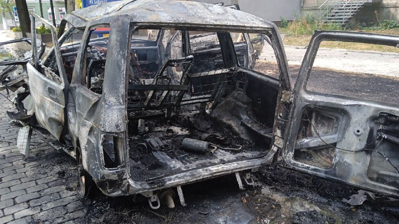 В Бердянске взорвали авто ”коменданта города”, он в реанимации — фото
