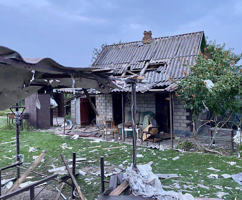 Росіяни 9 разів обстріляли Дніпропетровську область: кадри руйнувань — фото