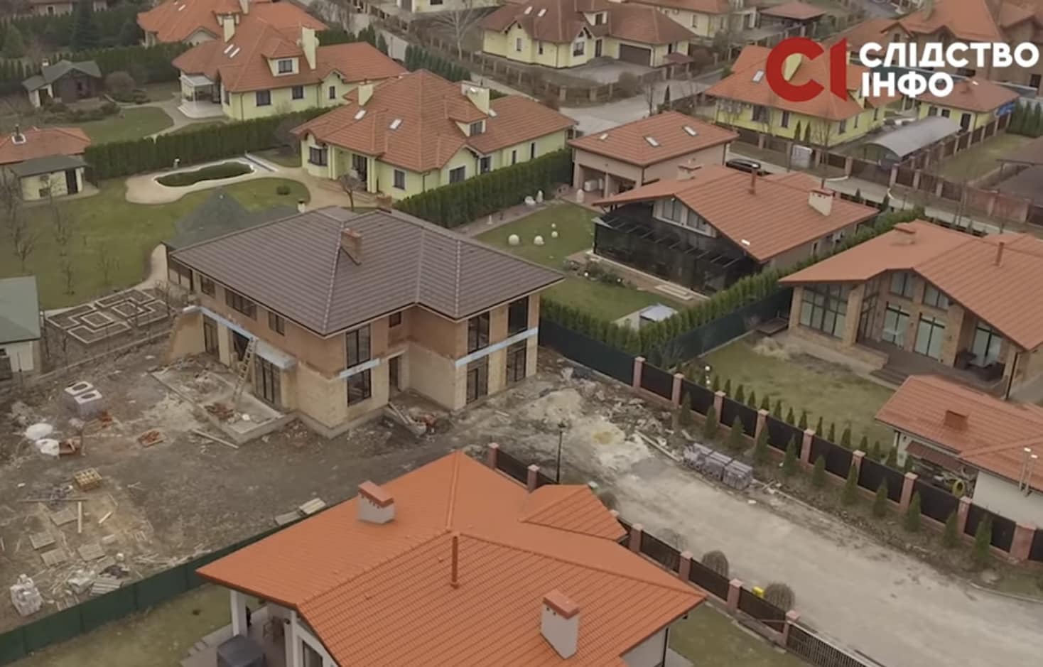 Мать топ-чиновника СБУ купила элитную недвижимость на 16 млн грн — фото 1
