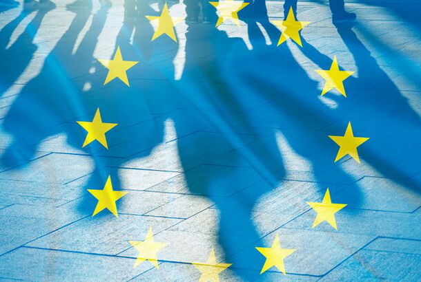 ЕС разрабатывает беспрецедентный план, по которому Украина может получить членство уже в 2027, - Politico