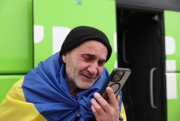 Украина и Россия провели обмен ”200 на 200”: некоторые защитники были в плену 4 года