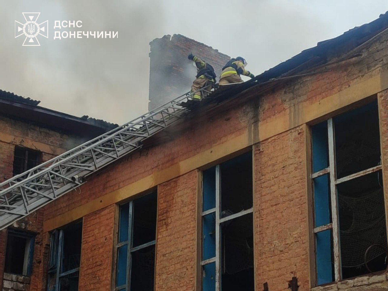 Россияне ударили по Дружковке: ранены две женщины — фото 1
