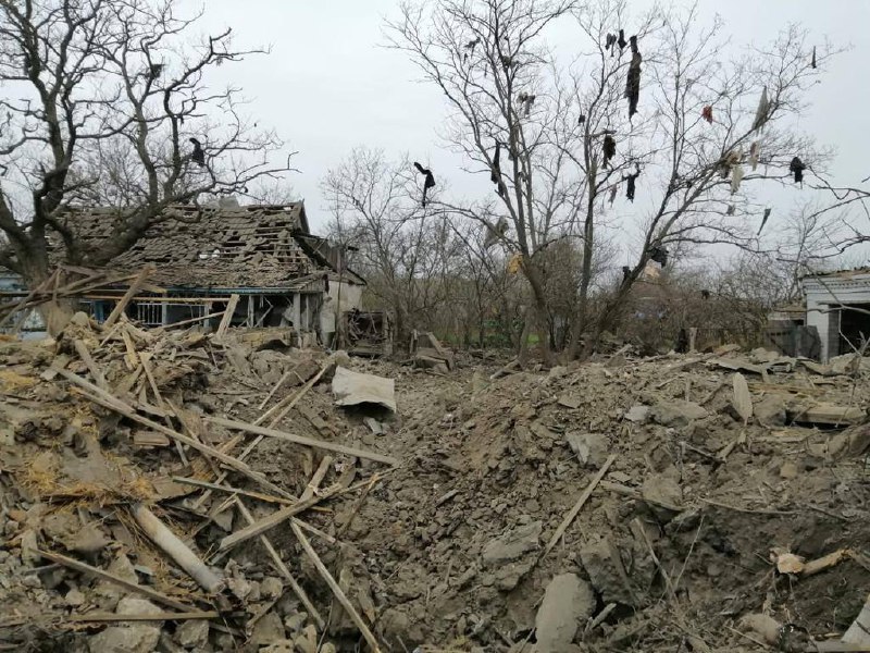Россияне ночью уничтожали село в Херсонской области, есть погибший — фото 2