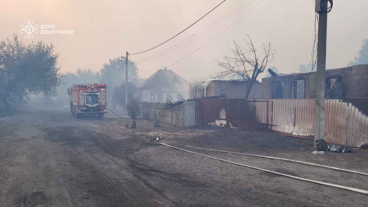 В Харьковской области разбушевался сильный лесной пожар: эвакуированы сотни людей — фото 5