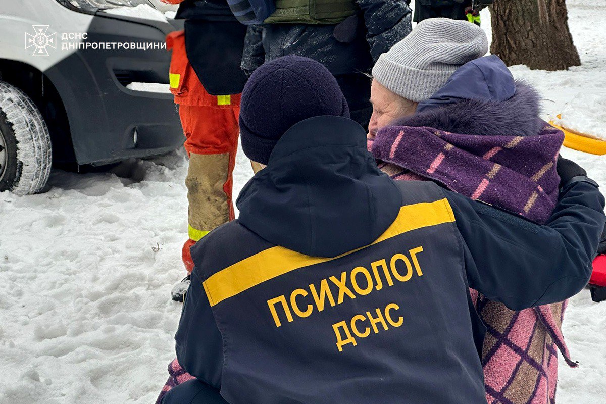 Российский БПЛА влетел в жилой дом в Днепре: 14 пострадавших — фото 1