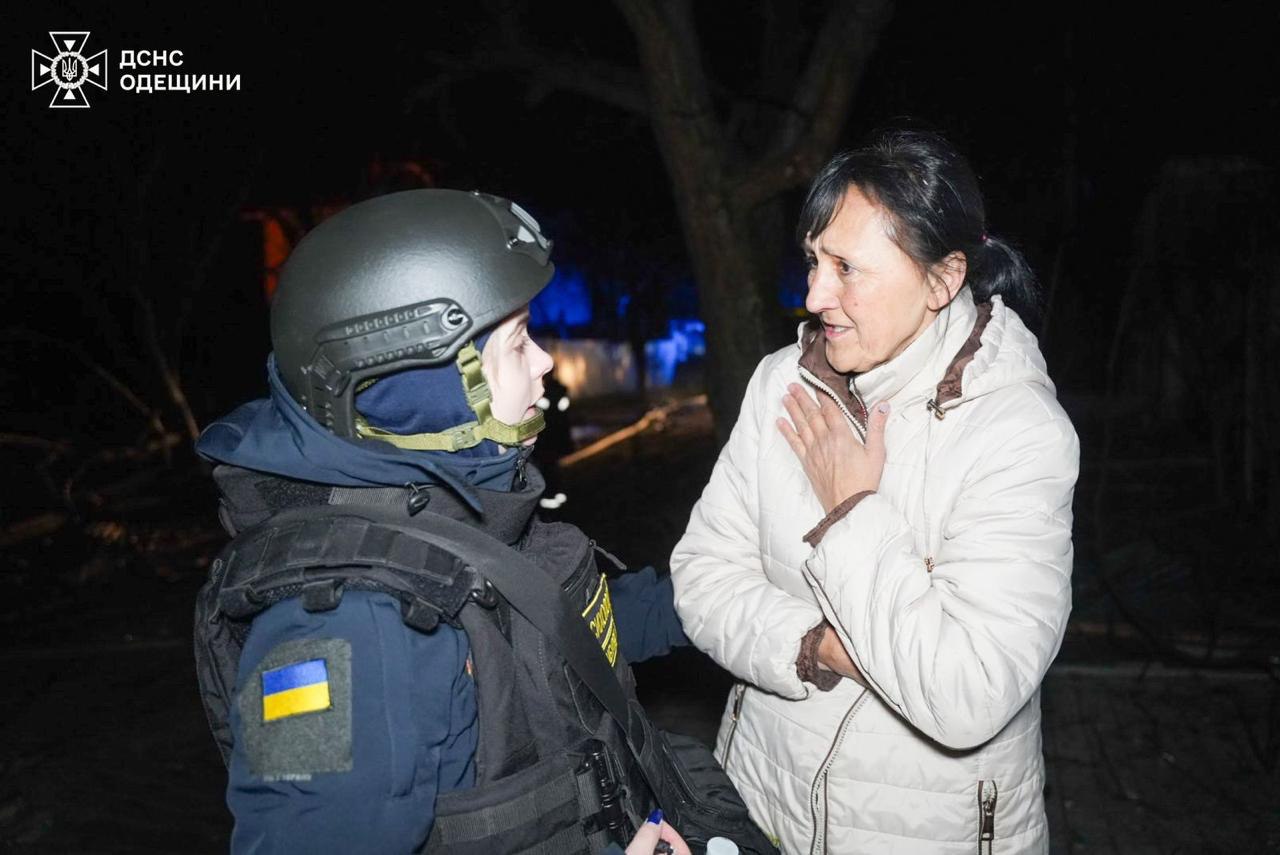 Під час атаки на Одесу постраждали 4 особи, частина міста без світла — фото 8