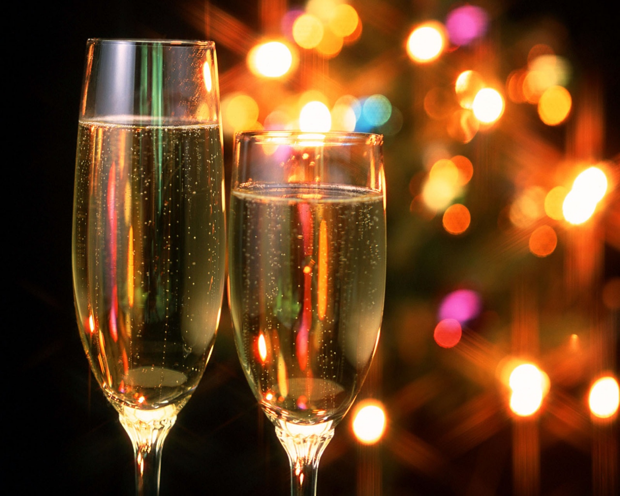 Новогодний малиновый коктейль с шампанским