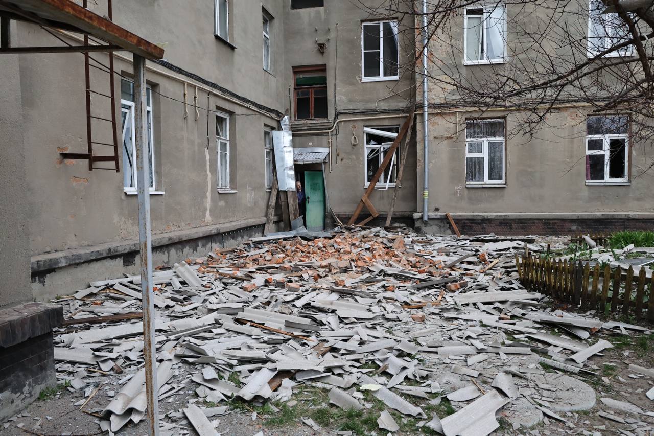 Россия нанесла удар по Харьковскому району, убив тракториста — фото 1