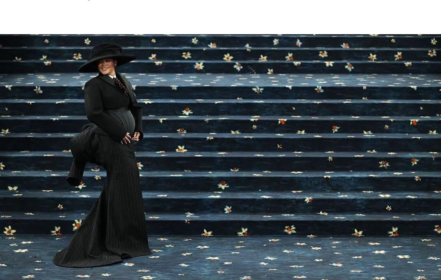 Рианна на Met Gala объявила о третьей беременности: фото — фото 2