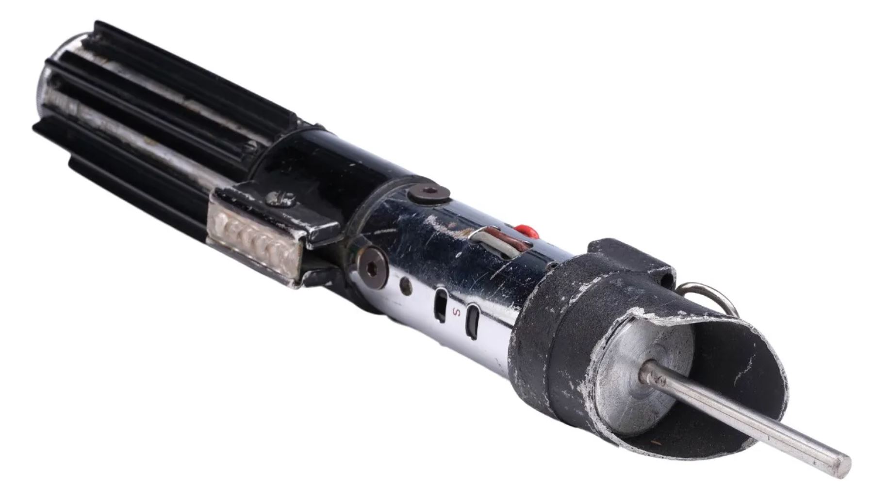 Меч Дарта Вейдера продали за рекордную для артефактов Star Wars сумму в 3,6 млн долларов — фото 1