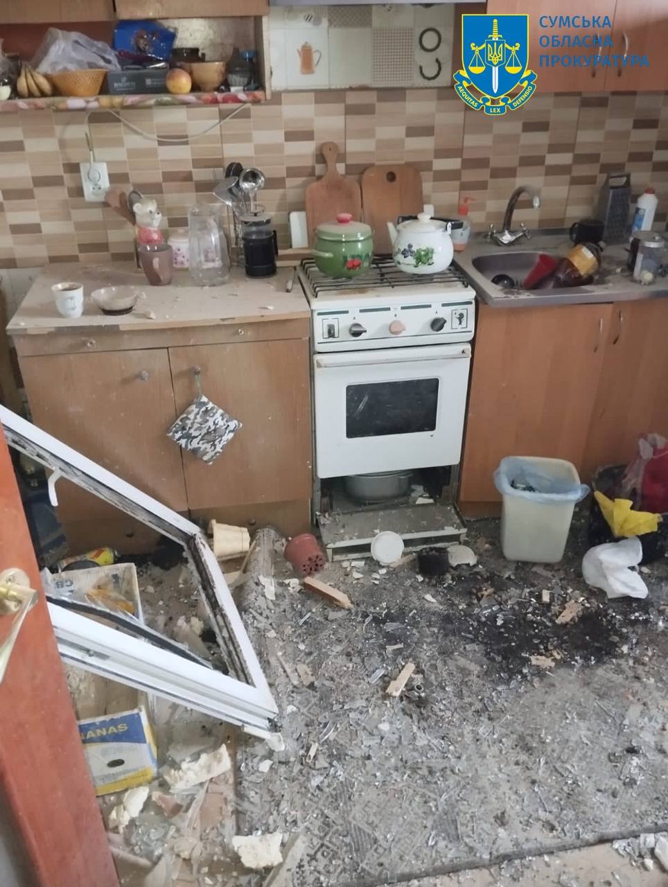 Россия обстреляла приграничный город в Сумской области: среди погибших женщины и ребенок — фото